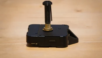 Тающие часы Дали 8