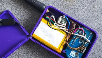 Тонкий чехол Faketec с OLED 4