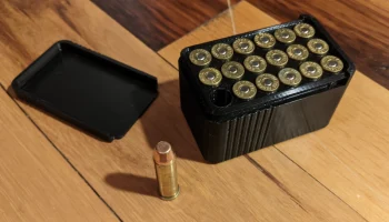 Специальная коробка для боеприпасов .357 Magnum/.38...... 1