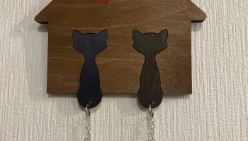 брелок с котом и подставка