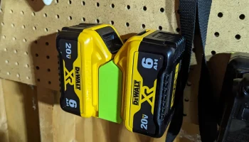Крепление на крючок для двойной батареи DeWalt 20V Max X...