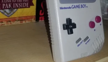 Оригинальная крышка батарейного отсека Gameboy с подстав... 4
