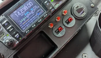 Монтажный кронштейн консоли Havis для серий iCOM IC-7000...