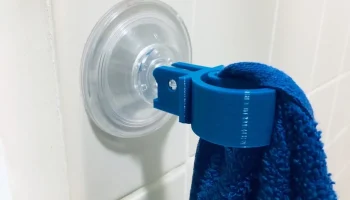 Вешалка для полотенец на присоске 2