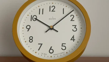 Подставка для настенных часов IKEA на настольные часы