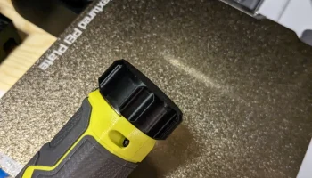 Крышка с накидной гайкой для инструментов Ryobi USB лити... Крышка с накидной гайкой для инструментов Ryobi USB лити...