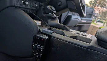 Toyota Landcruiser Prado 250 Крепление радиоприемника CB 1
