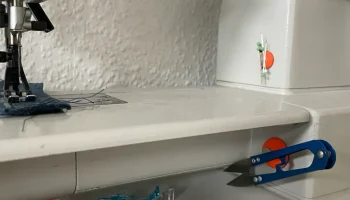 Клейкий магнитный кронштейн 2
