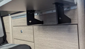 Citroen Campster кронштейны для небольшого столика...