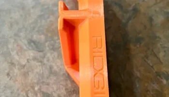 RIDGID Tools Двойной наклонный держатель для батарей 18 В 4
