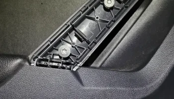2018 VW Панель двери Ремонт 1