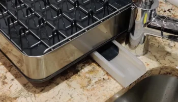 JOSEPH JOSEPH СУШИЛКА ДЛЯ ПОСУДА УДЛИНИТЕЛЬ СЛИВА ВОДЫ