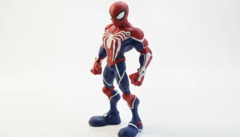 Фигурка механического костюма Человека-паука Marvel для ... Фигурка механического костюма Человека-паука Marvel для ...