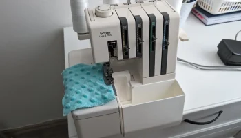 Контейнер Brother Overlock 760D