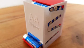 Диспенсер для батареек AA Mignon (Batteriespender)