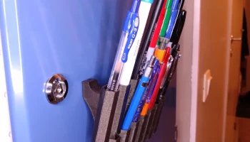 Магнитный настенный держатель для ручек.........