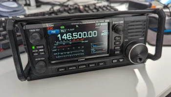 Защитный каркас для Icom IC-705 - автор IU1OPK