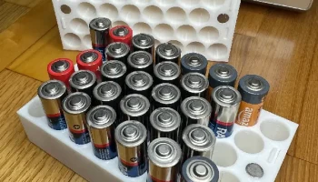 Ящик для хранения батарей типа АА