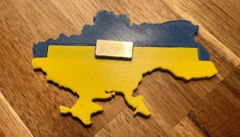 Магнит на холодильник с флагом Украины...... 3
