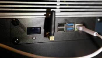 19-дюймовый стоечный Raspberry Pi + OLED и кнопка + SSD +... 3
