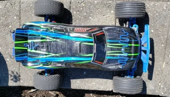 Ремешок фиксатора корпуса Traxxas Rustler из ТПУ и язычо...