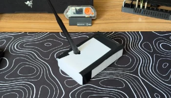 Magnetic roof mount for Meshtastic 3