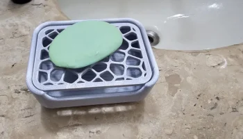 Мыльница Вороной на ножках