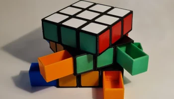 Секретная коробка с кубиком Рубика... 0