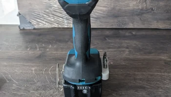 Держатель сверл Makita (квадратные магниты 5 x 5 x 2 мм).... 6