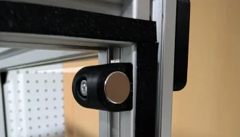 Дверной магнитный держатель в стиле K3 10x3......