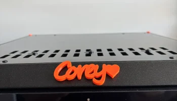 Значок Prusa Core One Top Bar - "Corey♡" (магниты 6x2 мм)...