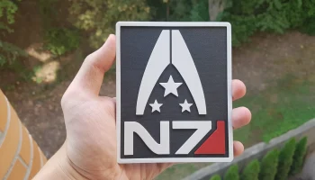 Магнитная табличка Mass Effect N7 1