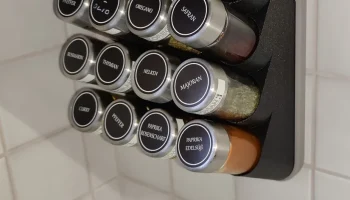 Abnehmbarer Wandhalter f&uuml;r Ikea Gew&uuml;rzgl&auml;ser &Ouml;RTFYLLD/ Съ...