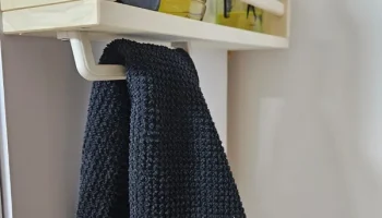 Towel rack