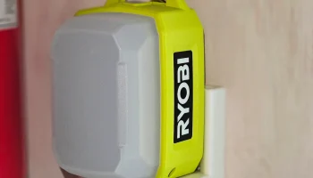Настенный кронштейн для светильника Ryobi Link