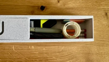 Пенал с надписью на выдвижной магнитной крышке...... 5