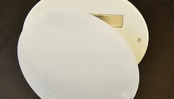 Держатель для шляп на магнитной стене 3