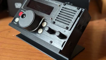 Подставка для КВ-трансивера FX-9A Подставка для КВ-трансивера FX-9A
