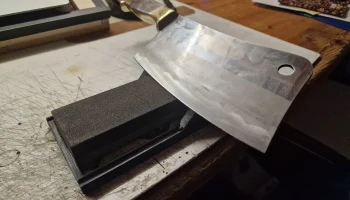 приспособление для заточки ножей......