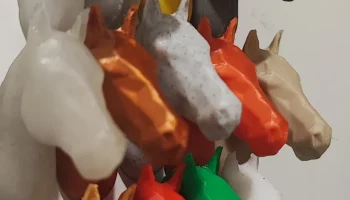 Низкополигональный магнит на холодильник с головой лошади... 3