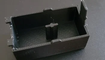 Крышка задней антенны Lenovo ThinkStation 3