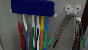 Держатель зубной щетки 4