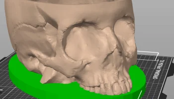 Хэллоуинское блюдо из конфет с черепом