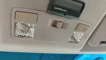 Крепление для открывания гаражных ворот на Mazda 3 2004-...