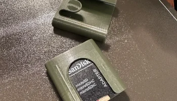 Небольшой футляр для карты памяти Micro SD с логотипом DJ... 2