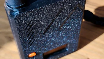Тонкий чехол Faketec с OLED 1