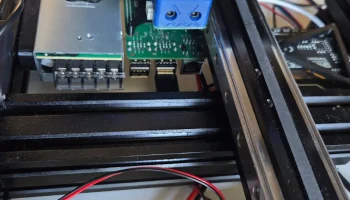 Крепление Ender 3 для силиконовой щетки и концевого упора... 1