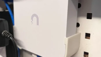 Настенное крепление Unifi Gateway Lite (UXG Lite) или маг...