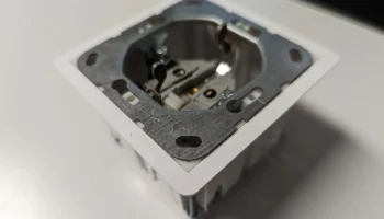 Адаптер для неглубокой монтажной коробки Gira E2 3