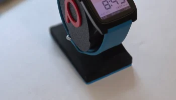 Подставка для зарядки и дисплея Pebble Time 2............... 4